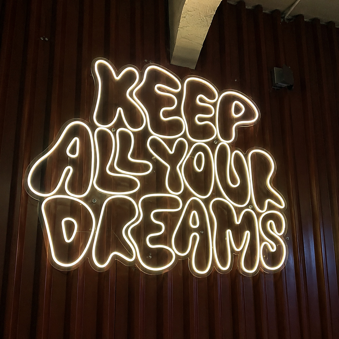Keep All Your Dreams LED Neon Sign – Inspirational Wall Decor