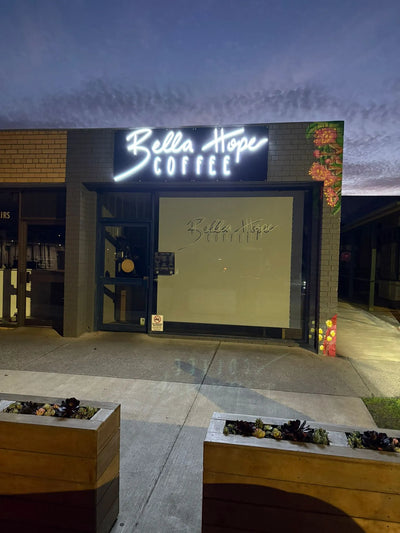 Cafes & Restaurants
